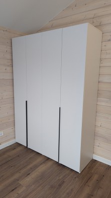 «Чарли» Шкаф 4-х створчатый с ящиками м.24 Белое сияние «Чарли» Шкаф 4-х створчатый с ящиками м.24 Белое сияние