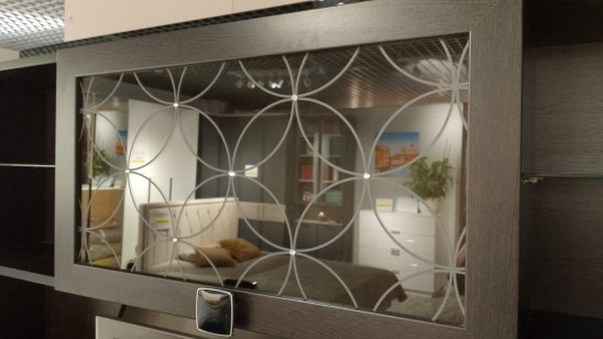 Пенал-витрина Вега-24 со стеклом