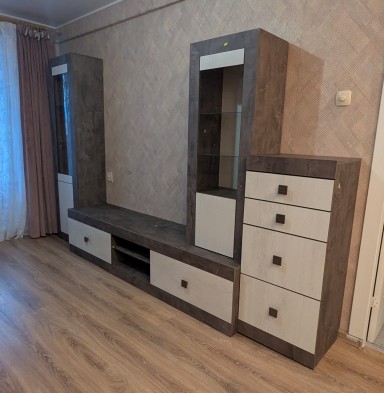 «Лондон» Шкаф с витриной 2Д КМК 0467.6 Оникс/Битон пайн светлый