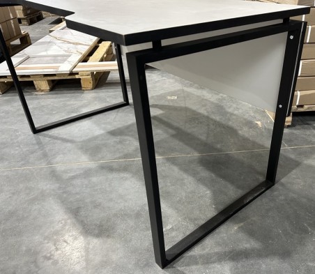 «Форт» Стол письменный на металлической опоре