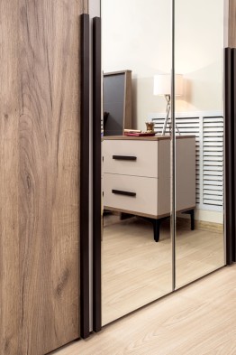 «Кара» Шкаф 4-дверный м.8