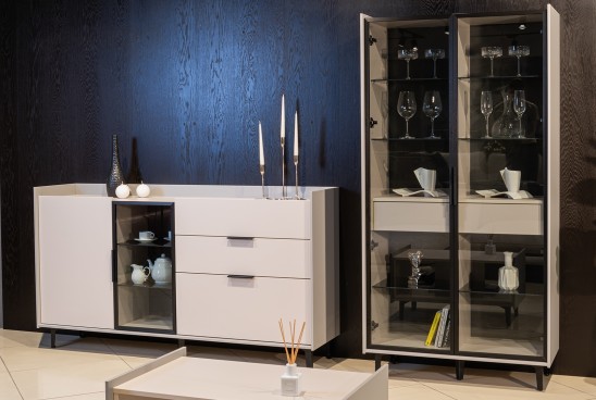 «Модена» Неман Комод-витрина с 2-мя дверками и 3 ящиками МН-048-05 «Модена» Неман Комод-витрина с 2-мя дверками и 3 ящиками МН-048-05